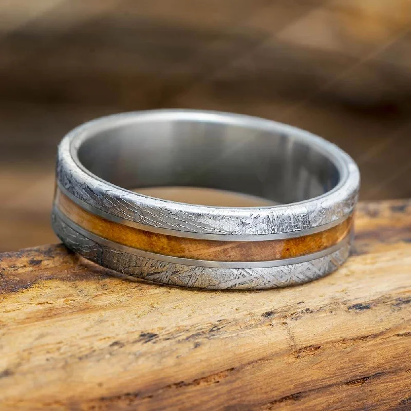 Whiskey Barrel Oak Men's Wedding Band With Meteorite