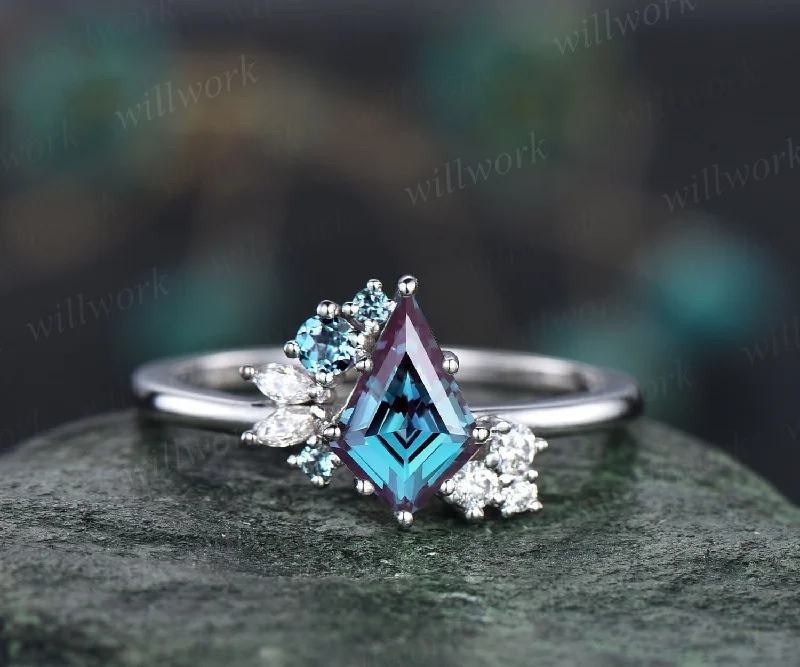 Kite cut alexandrite ring vintage alexandrite engagement ring white gold unique cluster alexandrite engagement ring diamond ring women gifts