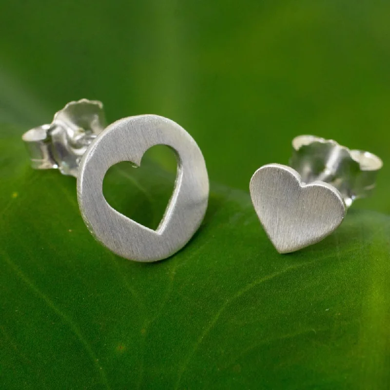 Handmade Sterling Silver 'Heart in the Moon' Earrings (Thailand) - 0.4D