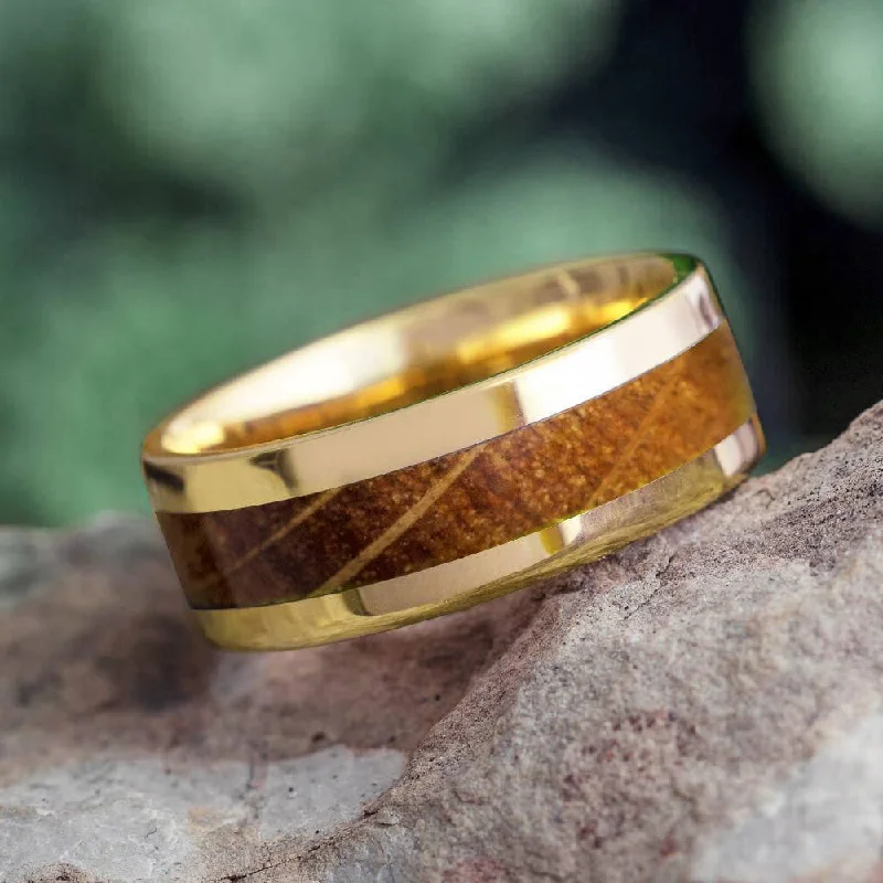 Whiskey Barrel Oak Wedding Band In Solid Gold