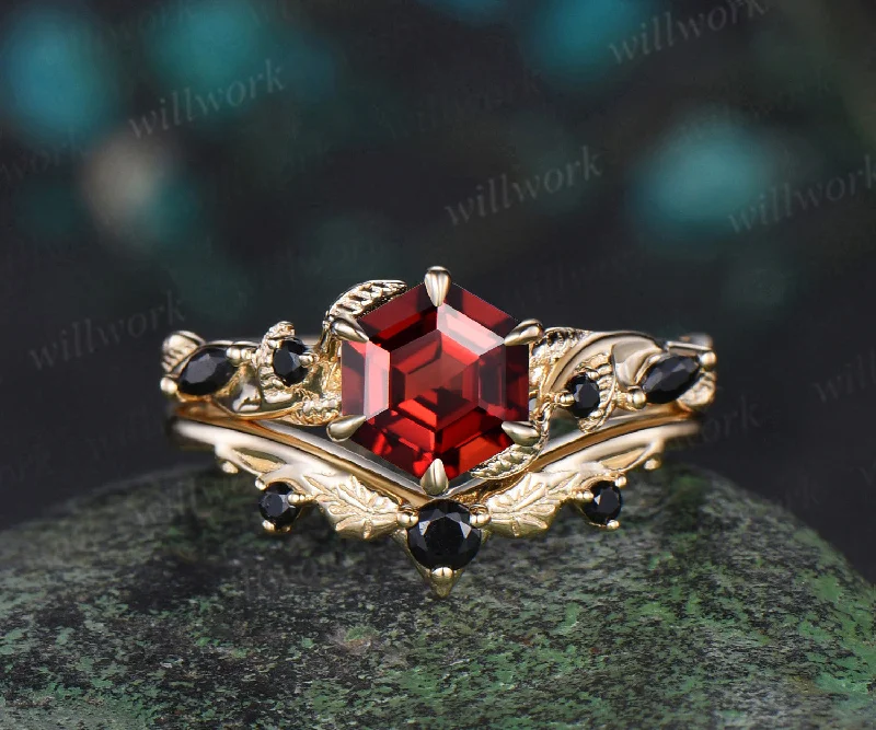 Vintage hexagon cut red garnet engagement ring set yellow gold leaf nature inspired five stone black spinel ring women